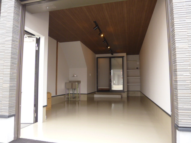 GrandGarageNAKASEの駐車場