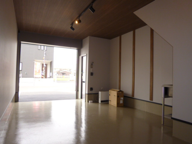 GrandGarageNAKASEの駐車場
