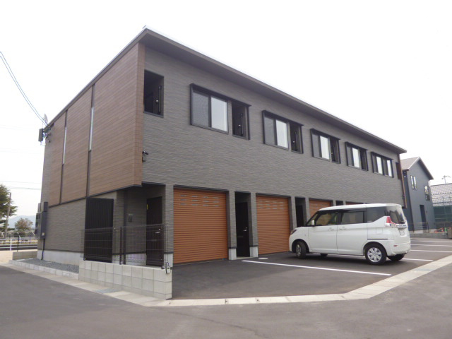 GrandGarageNAKASEの外観