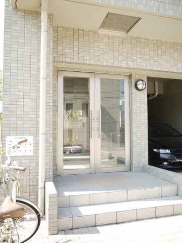 塔世西裏ＭＳビルのエントランス