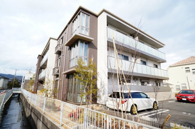 シャーメゾン山本の外観