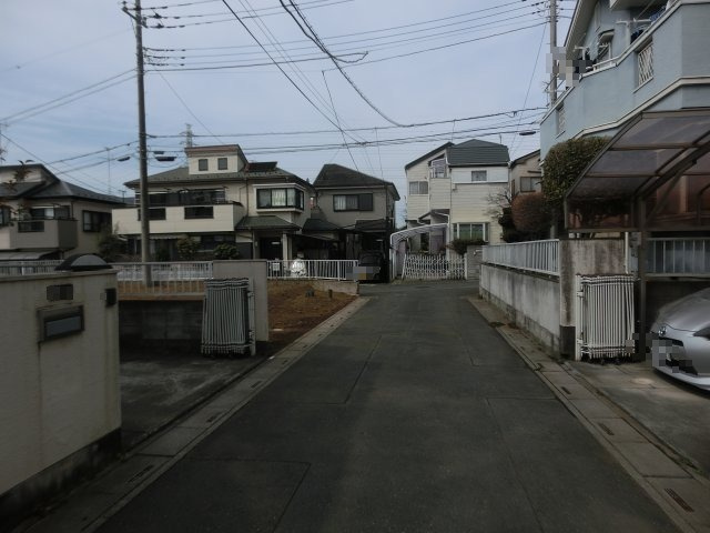 鴻巣市宮前の売地の前面道路含む現地写真|北東道路　東側から北側に向かって撮影