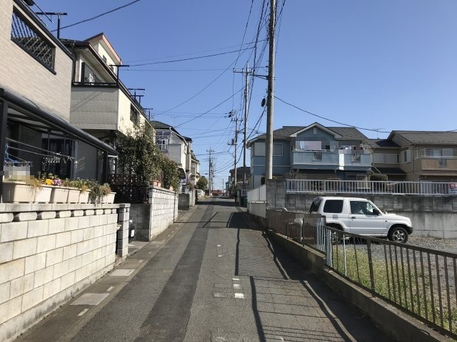 鴻巣市宮前の売地の前面道路含む現地写真|北西道路　西側から北側に向かって撮影