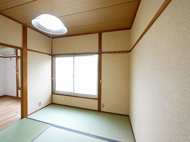 泉屋荘の寝室|落ち着いて過ごせるお部屋なので、寝室にいかがでしょうか