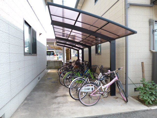 エーデルハオスＢのその他共用部分|自転車置き場