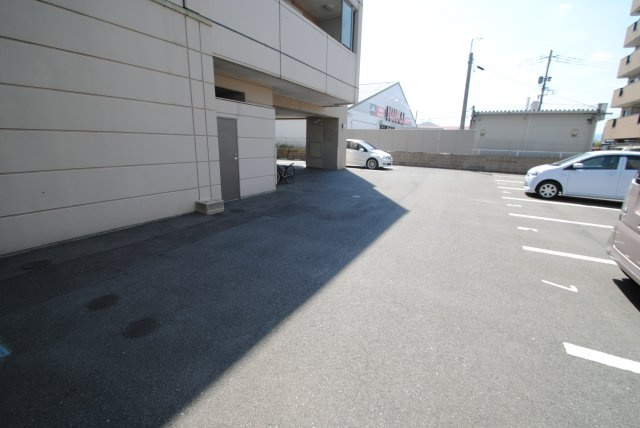 アーサー小森野リバーパークの駐車場