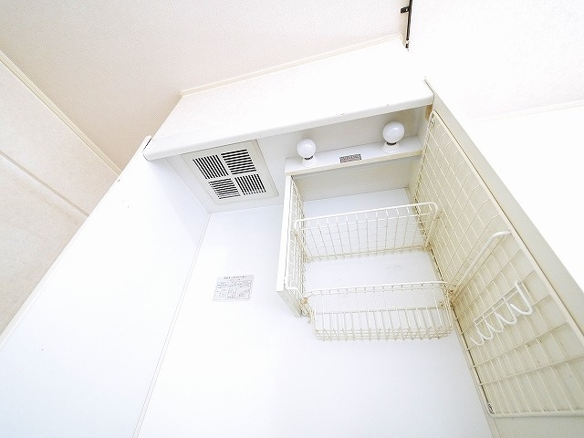 ニューハイツ三島の洋室|落ち着いた色調の洋室です