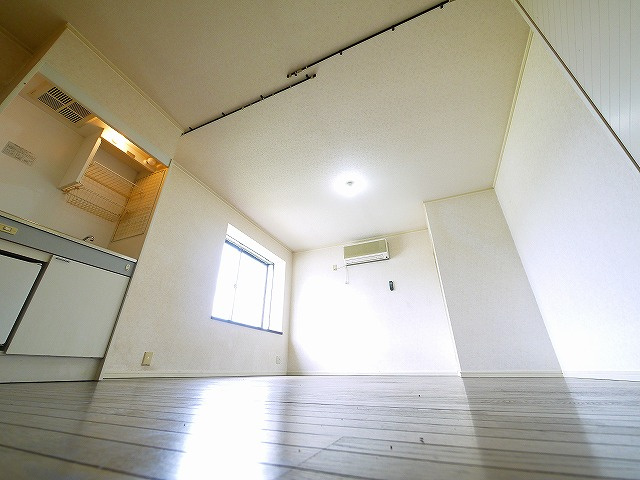 ニューハイツ三島の洋室|コンパクトで使いやすい洋室です