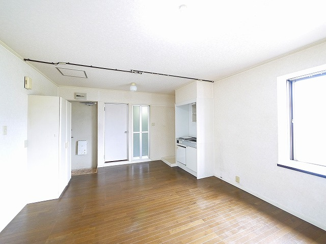 ニューハイツ三島の寝室|落ち着いた色調の寝室です