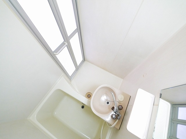 ニューハイツ三島の浴室|ゆったり過ごせるお風呂です