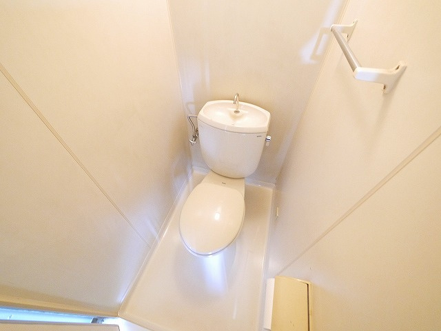 ニューハイツ三島のトイレ|コンパクトで使いやすいトイレです