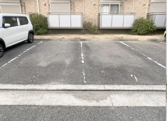 ユートピアもずの駐車場
