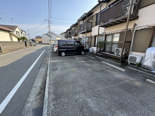 ハイツ１７の駐車場
