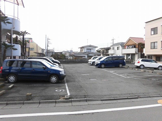 キョーワハウス拝島Iの駐車場