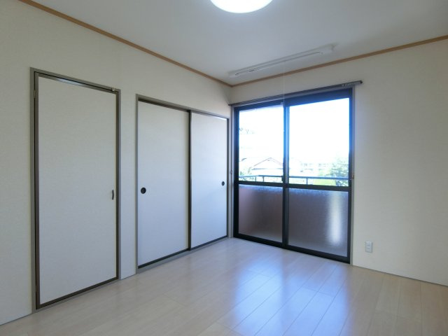 エスポワール米原A棟の洋室