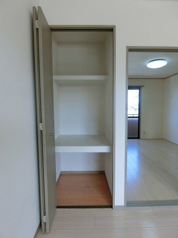 エスポワール米原A棟の収納