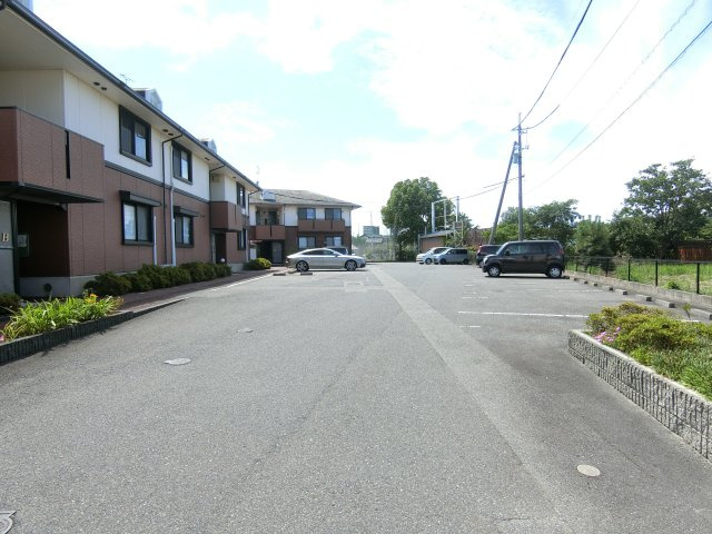 エスポワール米原A棟の駐車場