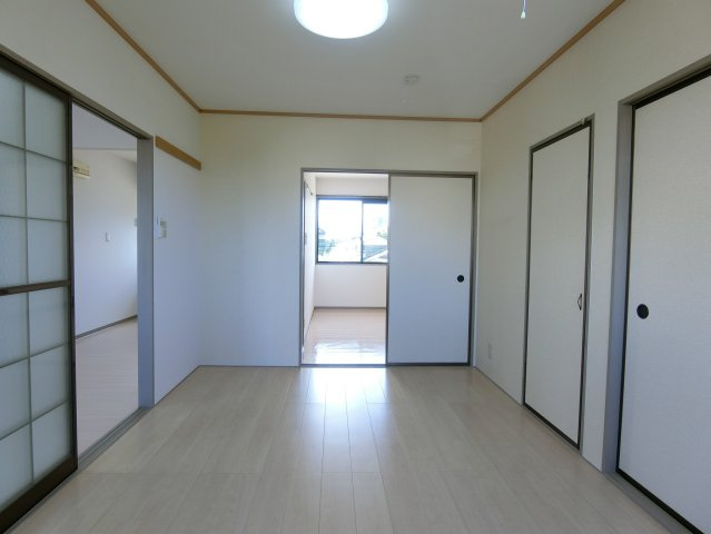 エスポワール米原A棟の洋室