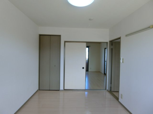 エスポワール米原A棟の洋室
