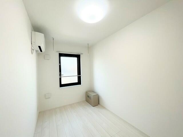 コンフォール新小岩 の洋室