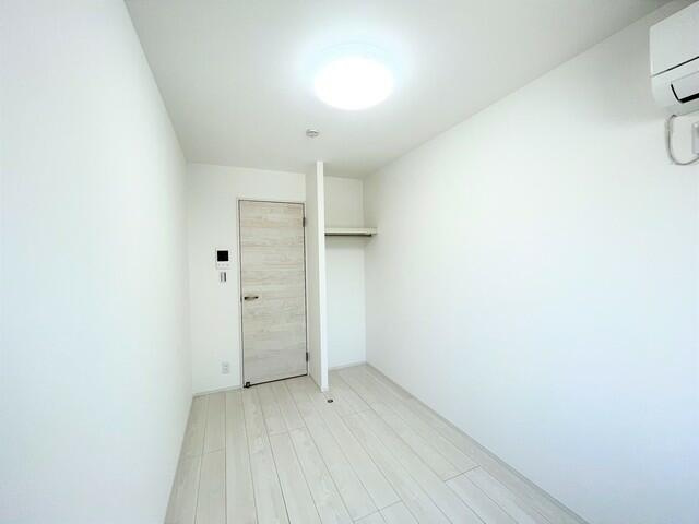 コンフォール新小岩 の洋室