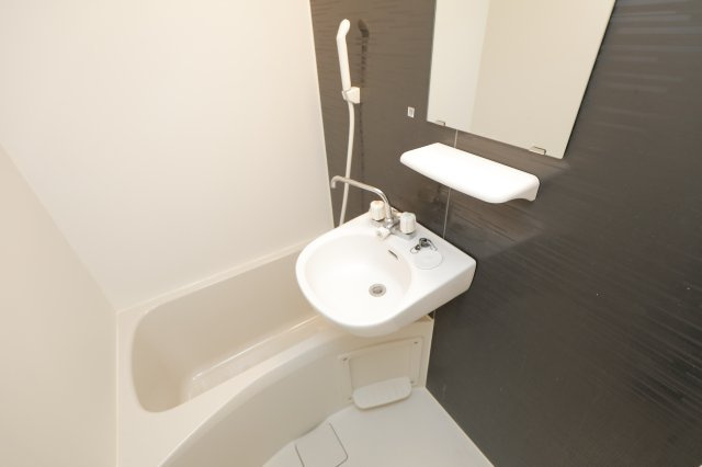 コンフォール新小岩の浴室