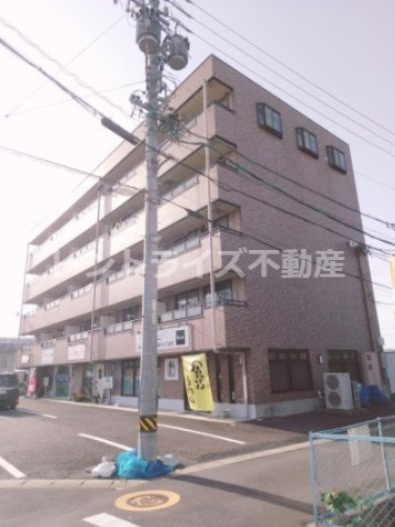 クレセール松岡２の外観