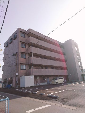 クレセール松岡２のエントランス