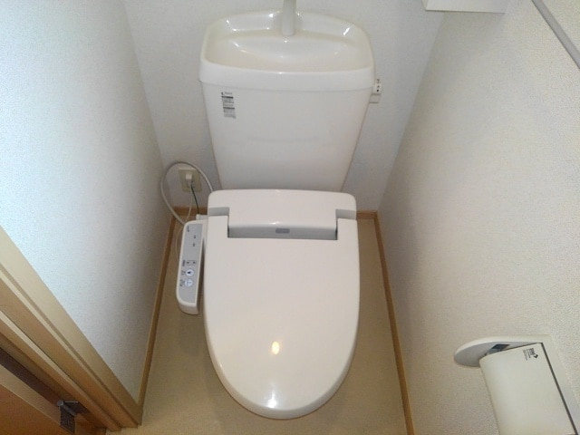 ホワイトオーク東のトイレ|ゆったりとした空間のトイレです