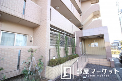 【エントランス】 | フローラ小坂