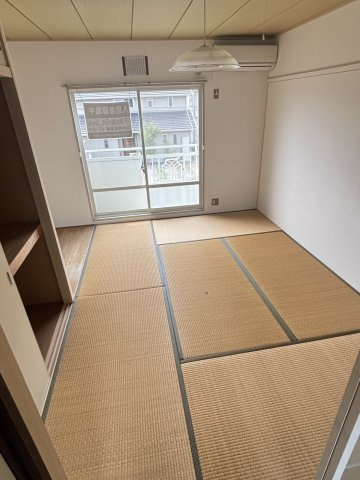 ウエストハイツの和室