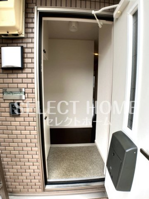 【玄関】 | レフィナード橋目町 Ｂ | 明るい玄関です