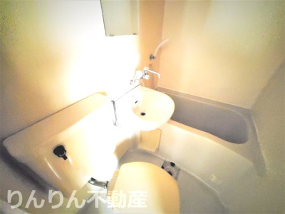 【洗面所】 | コーポ岡本 | コンパクトで使いやすい洗面所