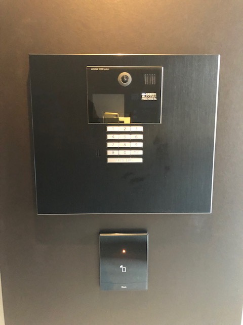 ONE ROOF RESIDENCE ASAKUSABASHIのエントランス