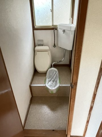 根小屋貸家のトイレ