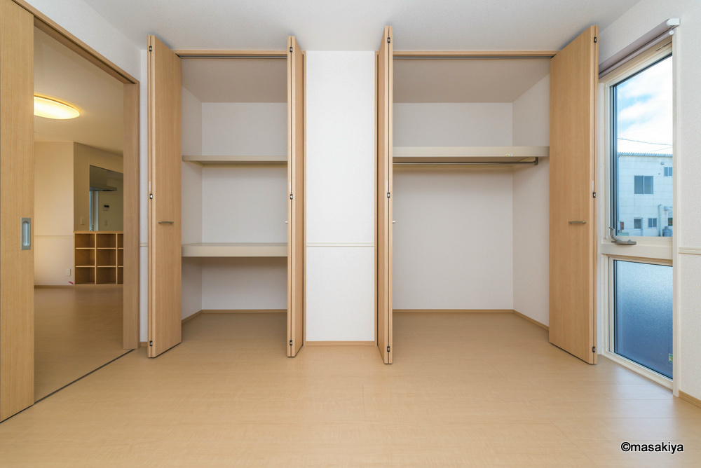 シャンピニオン　ルージュの居間・リビング|収納