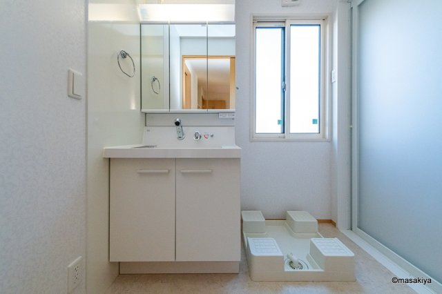 シャンピニオン　ルージュの洗面所|洗面・脱衣　シャンプードレッサー付き。