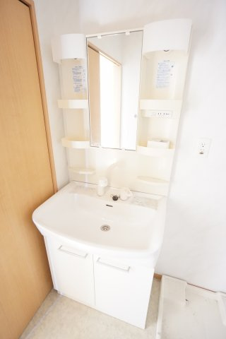 【独立洗面台】 | リビングタウンみつわ台 | ※同物件、同タイプ、間取り反転のお部屋です