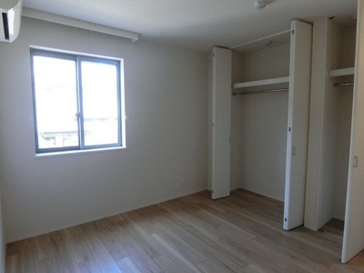 【寝室】 | クレイドルユウシン | 他のお部屋の参考写真となります。