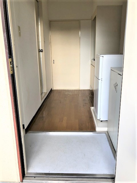 グレイスフル山本の玄関|イメージ画像になります(冷蔵庫は付きません)
