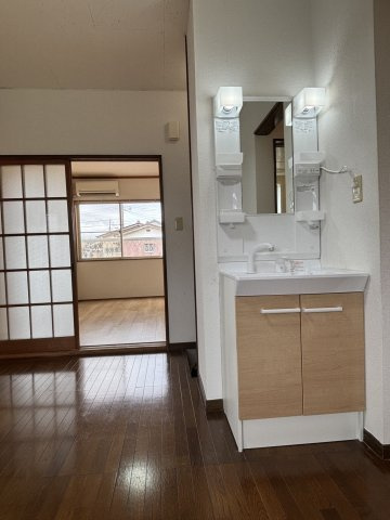 小宅コーポの独立洗面台