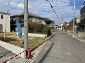 【前面道路含む現地写真】