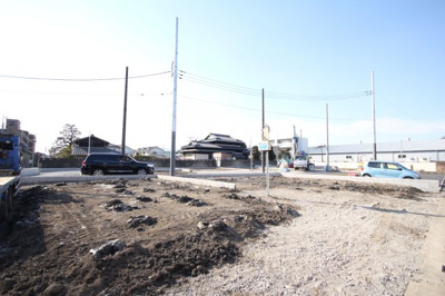 【前面道路含む現地写真】 | 三郷市彦成2丁目全8棟　7号棟