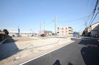 【前面道路含む現地写真】