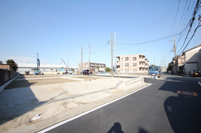 【前面道路含む現地写真】 | 三郷市彦成2丁目全8棟　8号棟