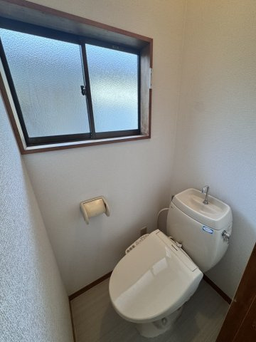 高橋戸建Ⅰのトイレ