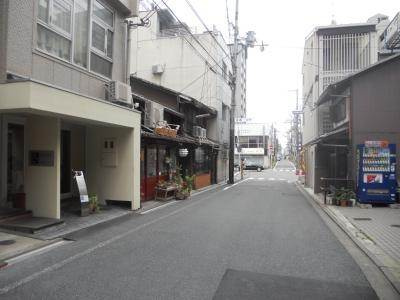 Artdevivre四条（アールドヴィーヴル四条）の周辺|前面道路
