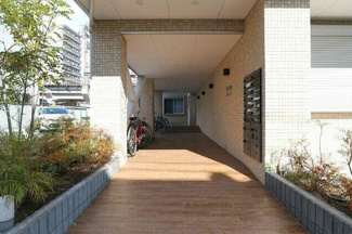 【エントランス】