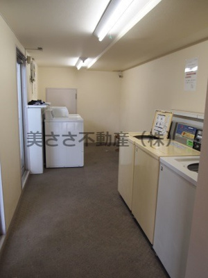 【その他共用部分】 | メゾン・ド・ノア狭間 | 共用コインランドリー