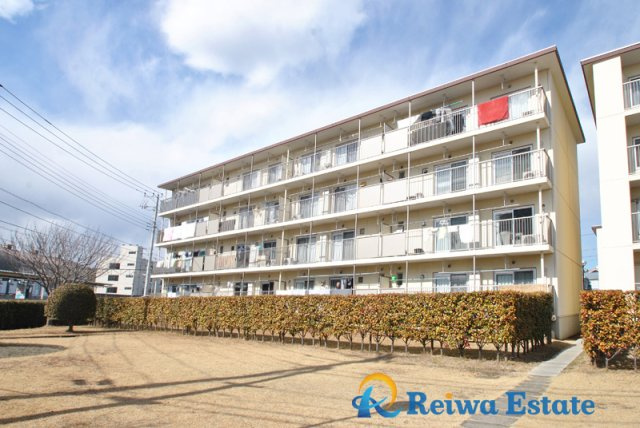 茅ヶ崎グリーンハイツ　4号棟の外観